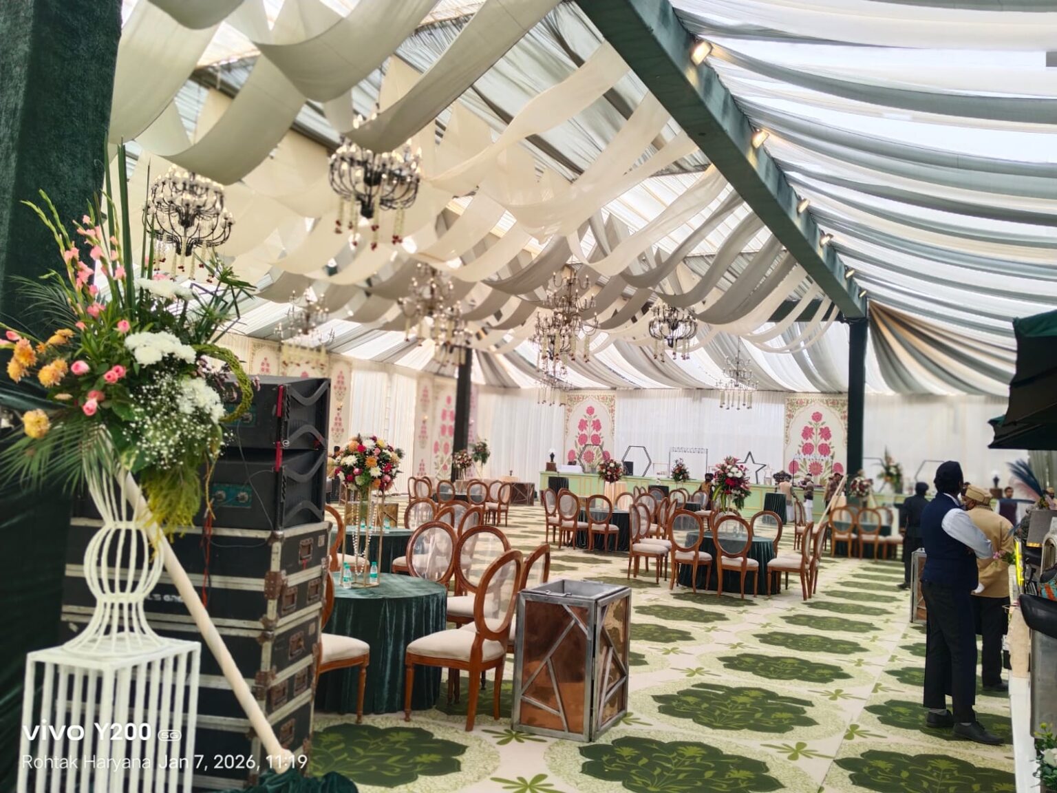 Lucky-tent-house-wedding-furniture-decoration.png